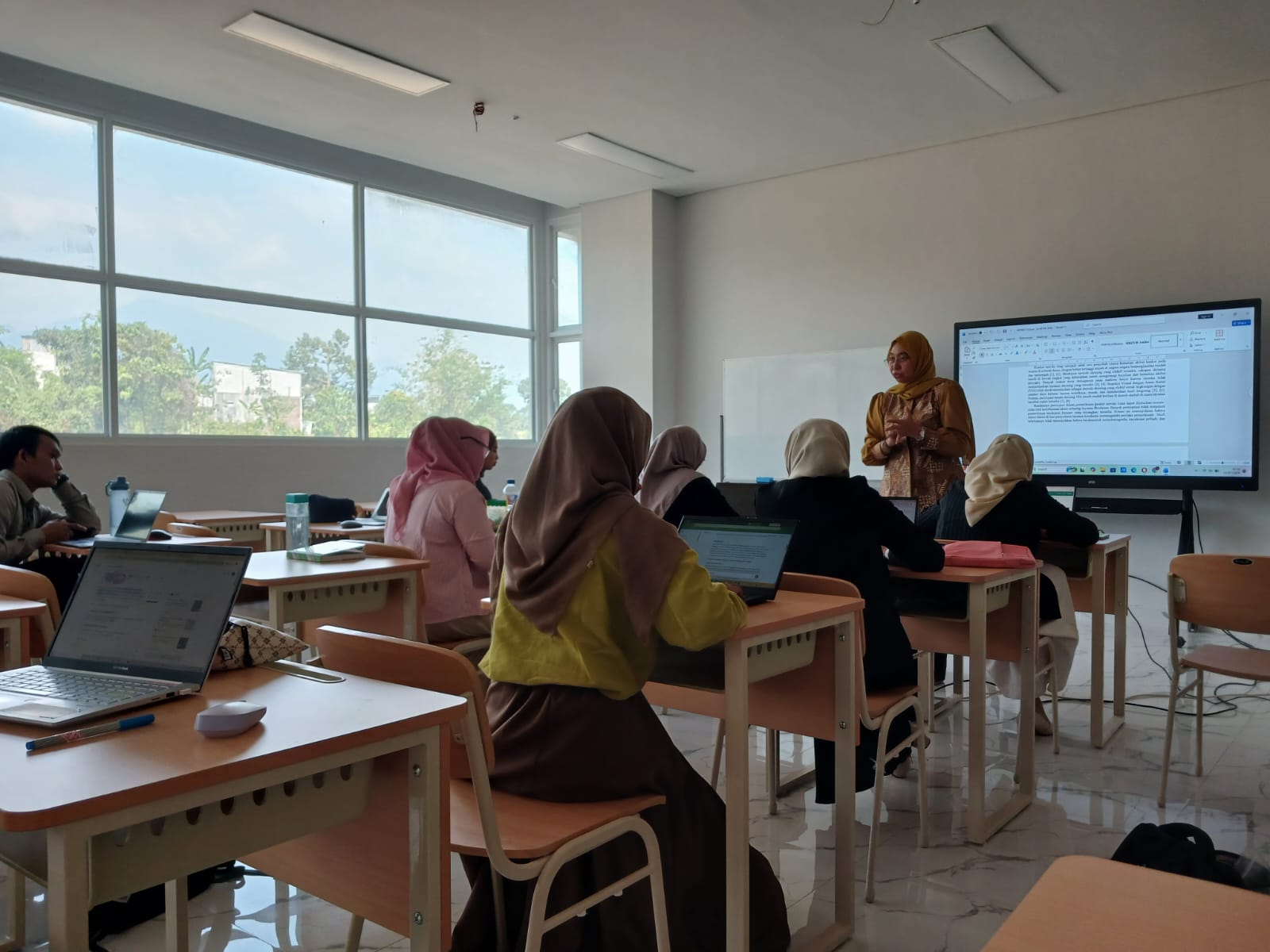 Die Agung Putra University (APU) veranstaltet ein Coaching für wissenschaftliches Schreiben zur Verbesserung der Publikationsqualität.
