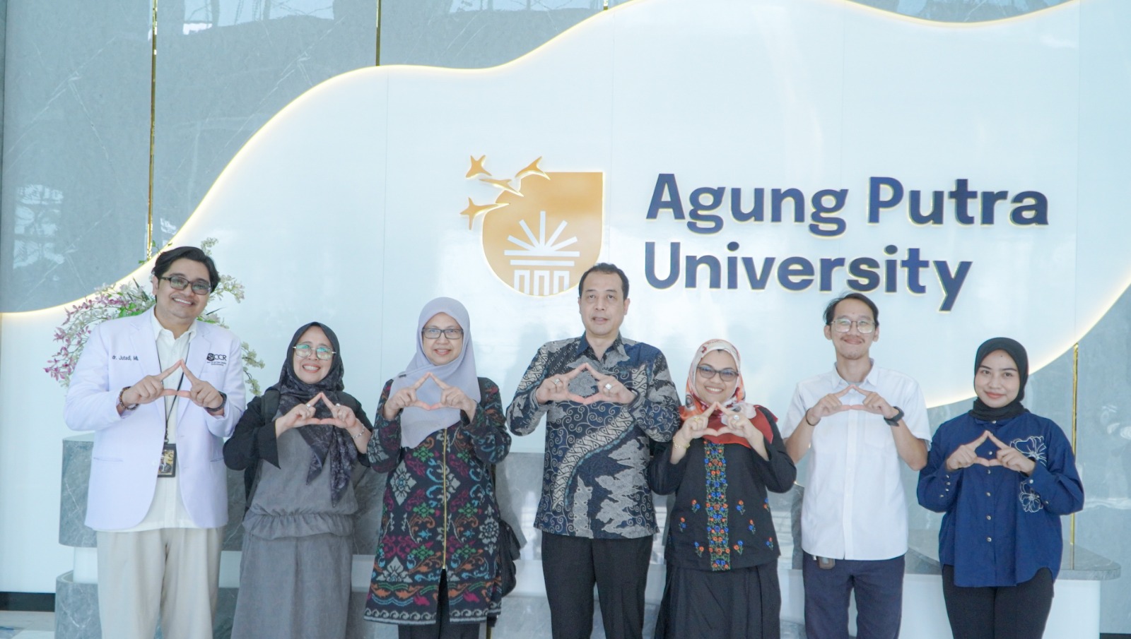 Agung Putra University (APU) menerima kunjungan RS Bintang Amin Lampung untuk membahas layanan kesehatan dan riset medis.
