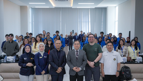 Agung Putra University (APU) hosts the Summer Course in Pharmacy with participants from Indonesia and the Philippines.