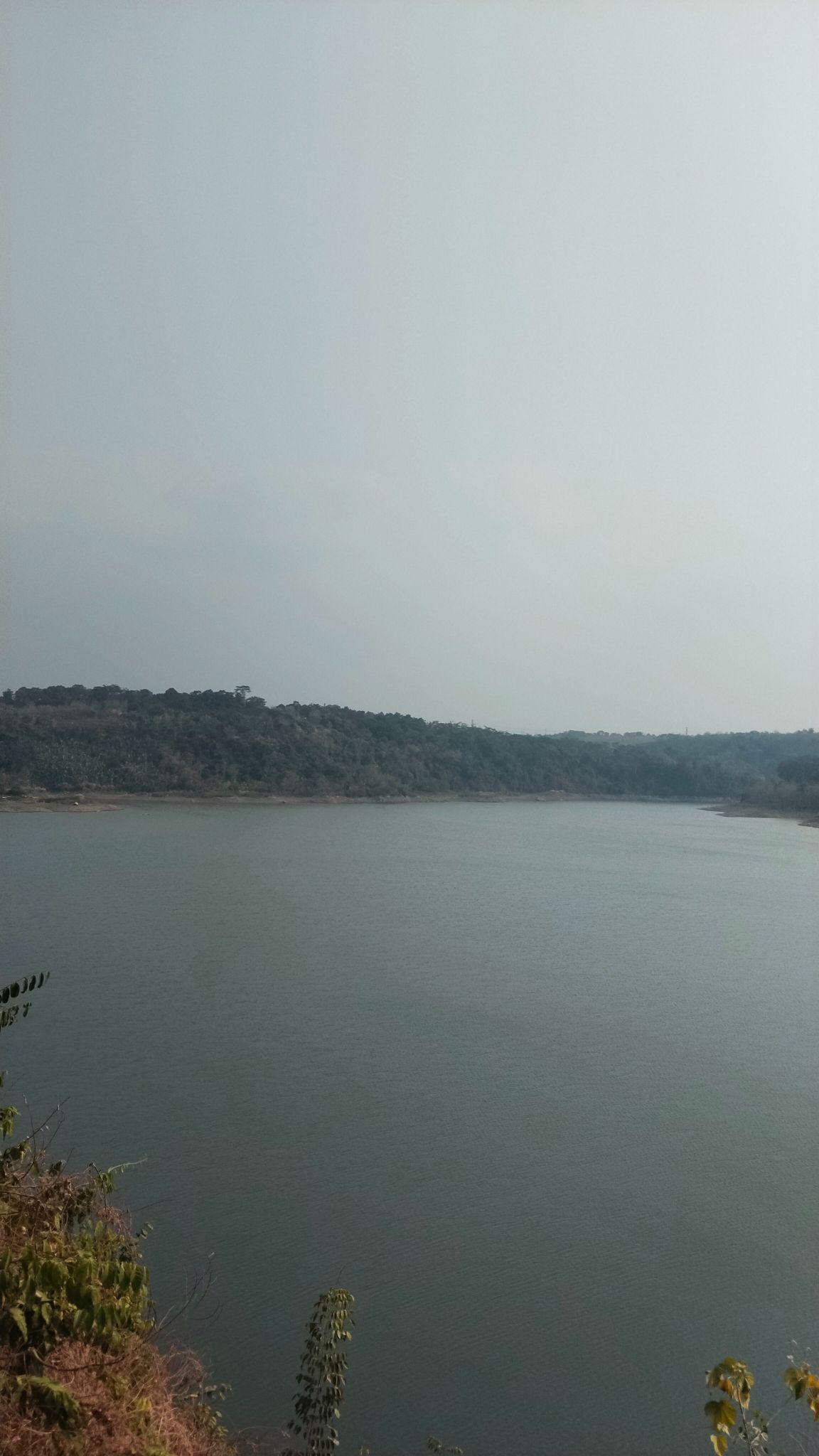 Pemandangan Waduk Jatibarang di kawasan Goa Kreo Semarang