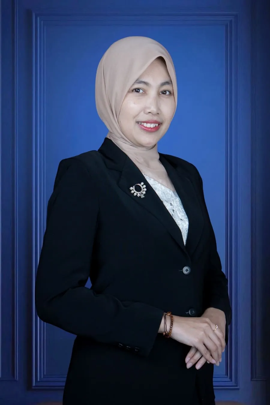 Foto von Rizqitha, S.Tr.Keb., M.Tr.Keb, Leiterin des Bachelor-Hebammenprogramms
